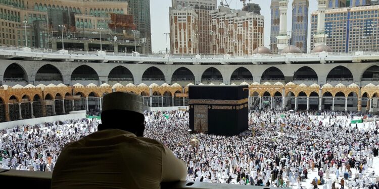 How to Adopt Sustainable Practices for an Eco-Friendly Umrah?