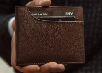 The Evolution Of Men’s Wallets: From Bulky Billfolds To Sleek Card Carriers