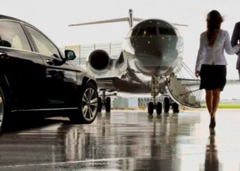 Experience First-Class Travel with East Hampton Limo Service: Your Path to Elegance