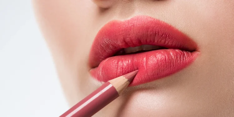 Perfecting Your Pout: Lip Liner & Beyond – Mastering Essential Makeup Techniques