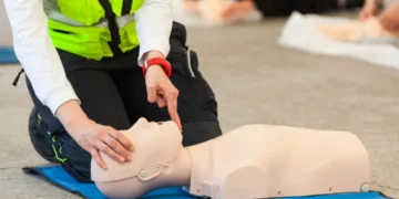 The Benefits of CPR Classes for Personal and Professional Growth