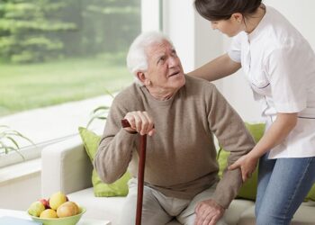 The Guide to Senior Personal Care Assistance for Old Grandmas